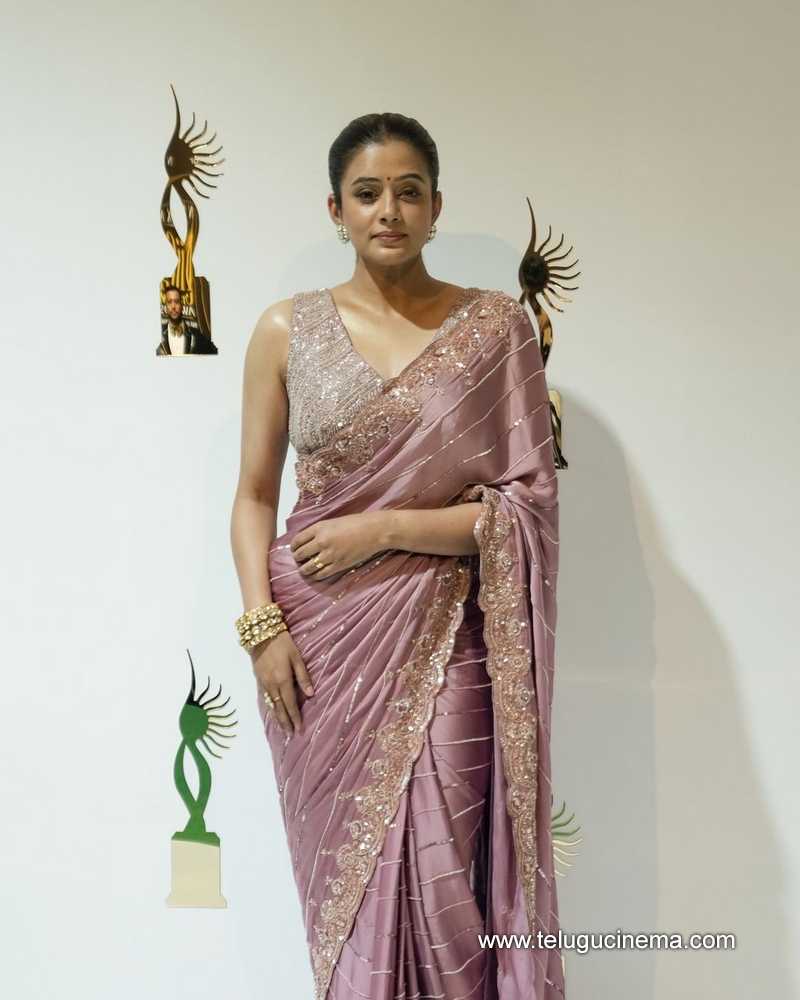 priyamani stills 131124 01
