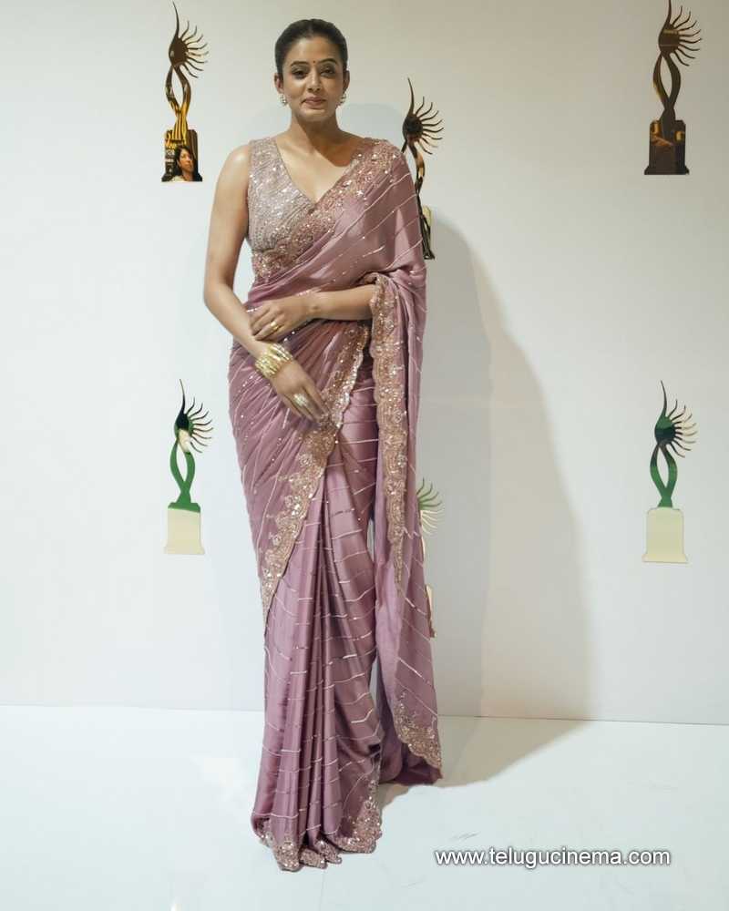 priyamani stills 131124 02