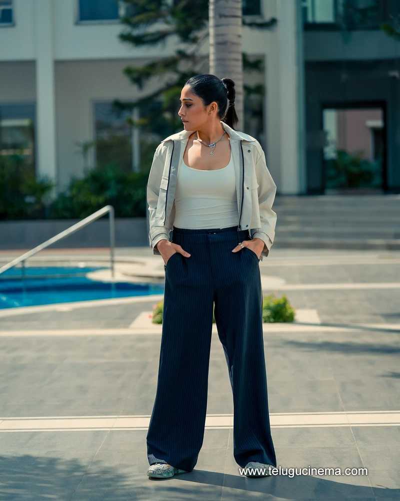 regina stills 211124 04