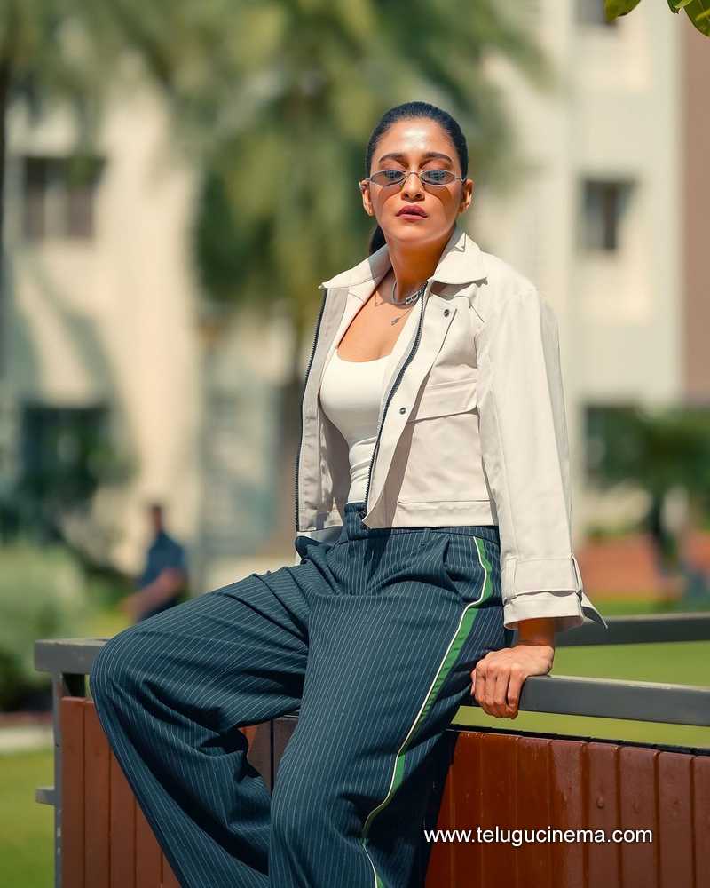regina stills 211124 06