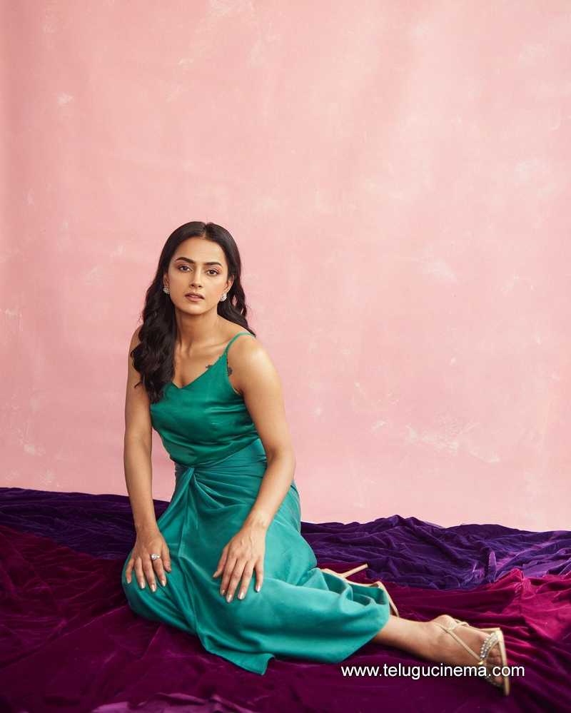 shraddha srinath stills 271124 06