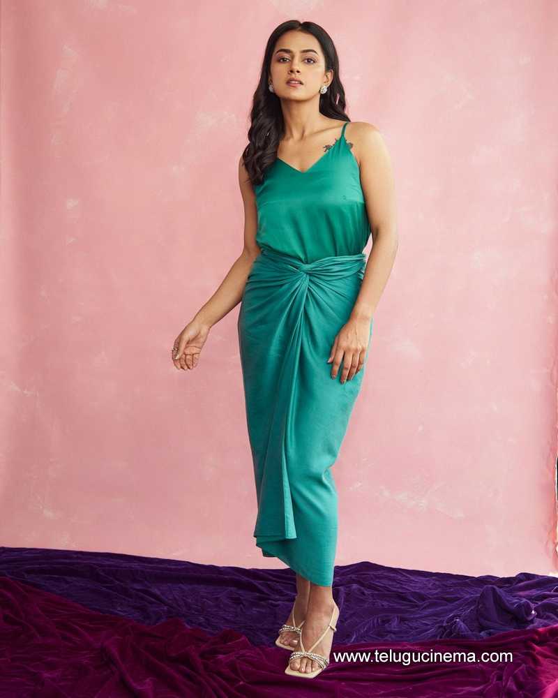 shraddha srinath stills 271124 08