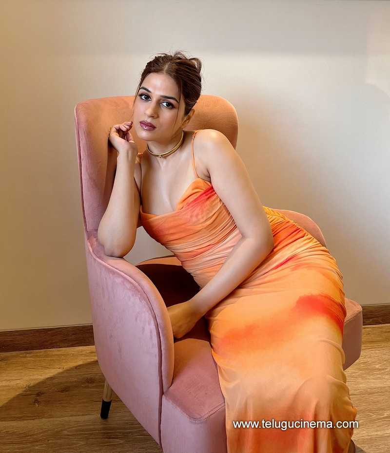 shraddhadasstills 071124 04