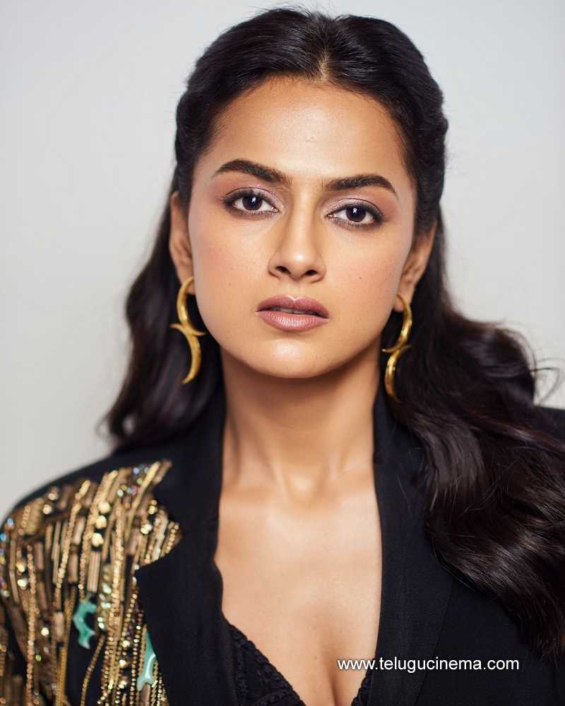shraddhasrinath stills 211124 03