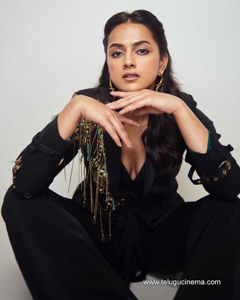 shraddhasrinath stills 211124 07