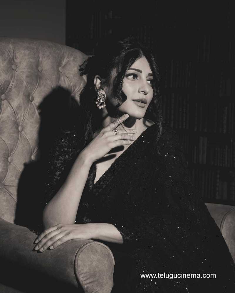 shruti hasan stills 211124 06