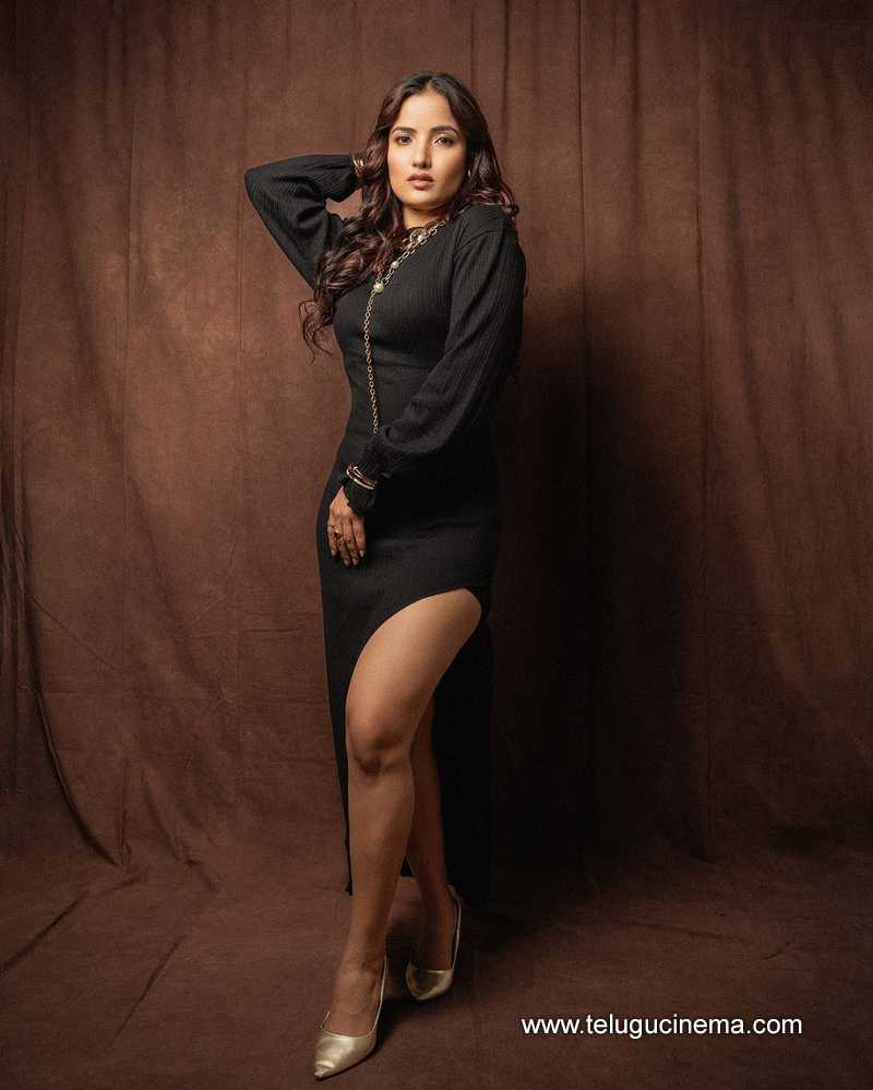 sirihaniumanthu stills 071124 05
