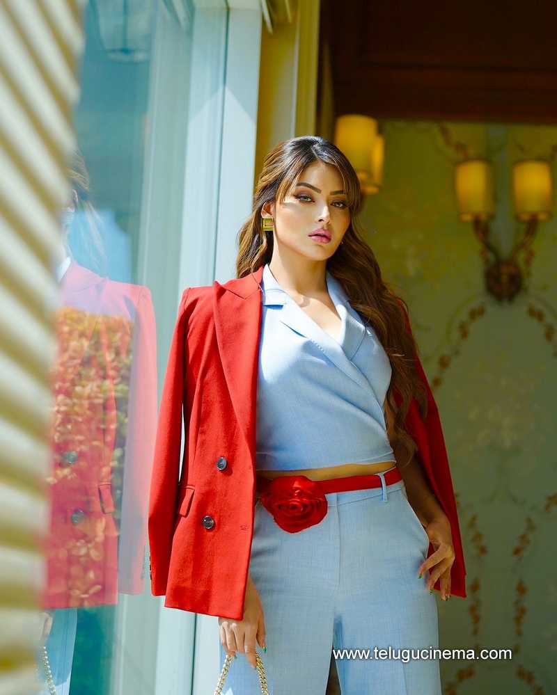 urvashi stills 241124 07