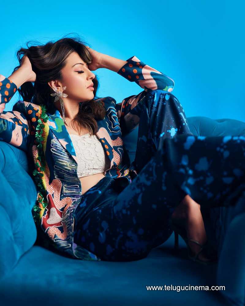 hansika still 28012502