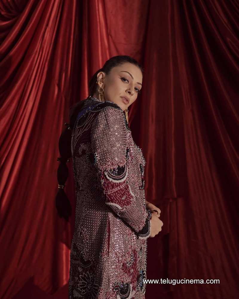 hansika stilla 16012504
