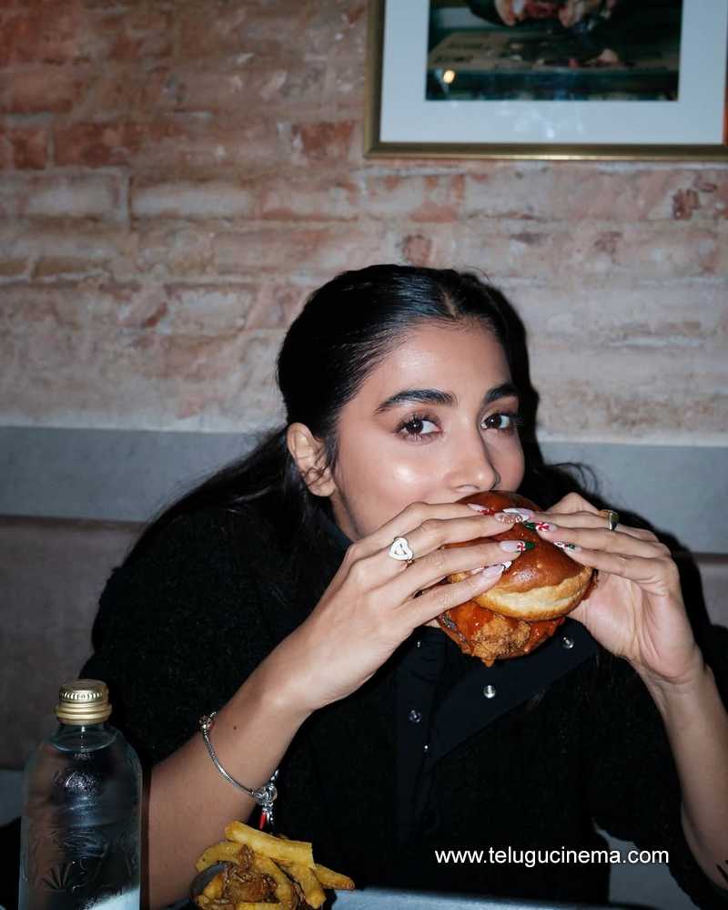pooja stilla 16012503
