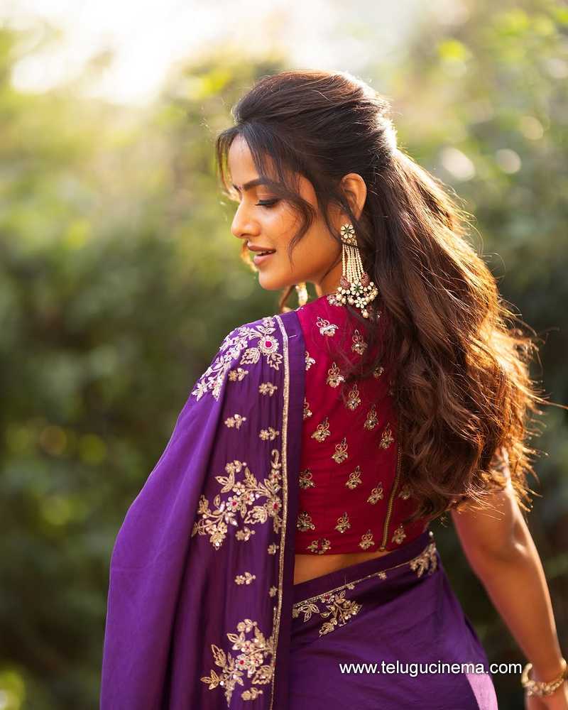 vaishnavi stilla 14012504