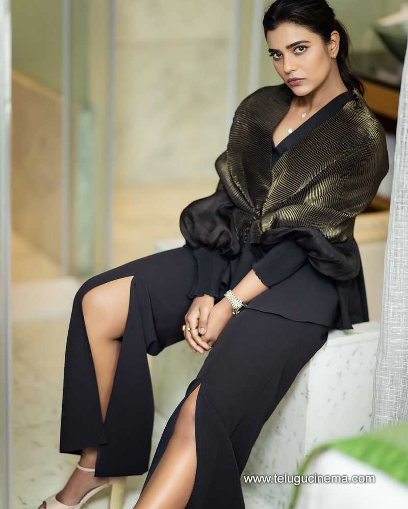 aishwarya stills 24022506