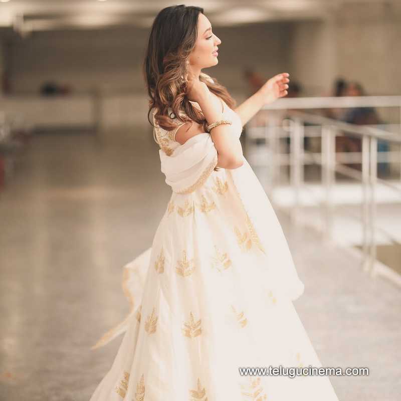 akansha stills 24022503