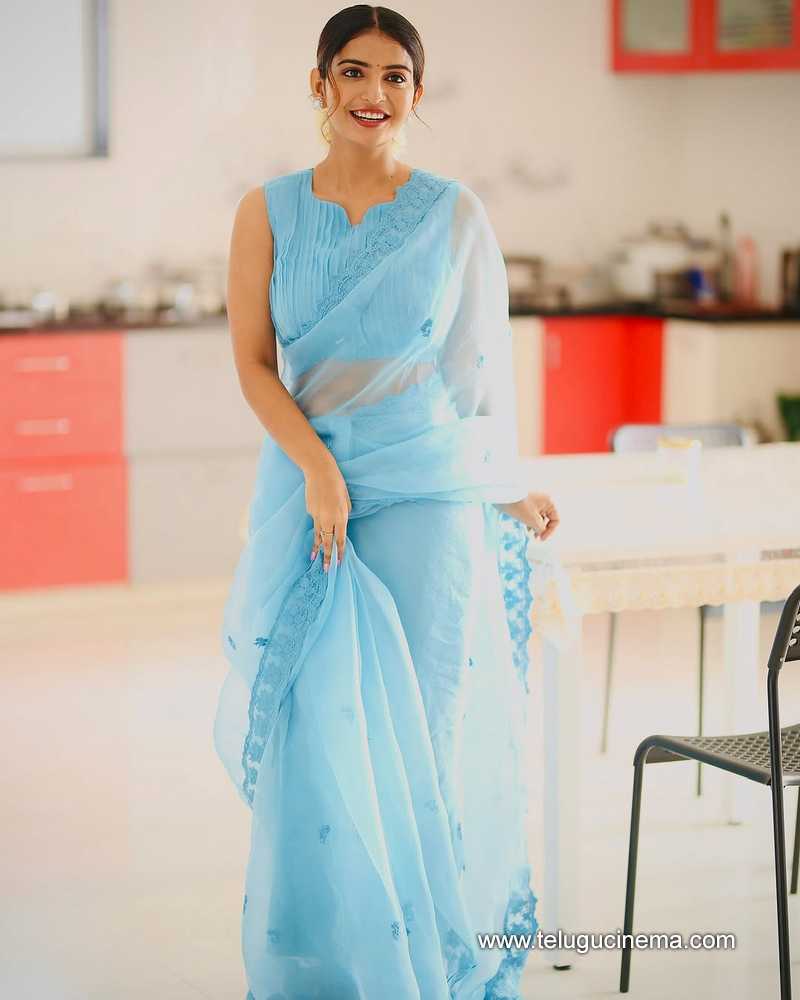 ananya still 13022502