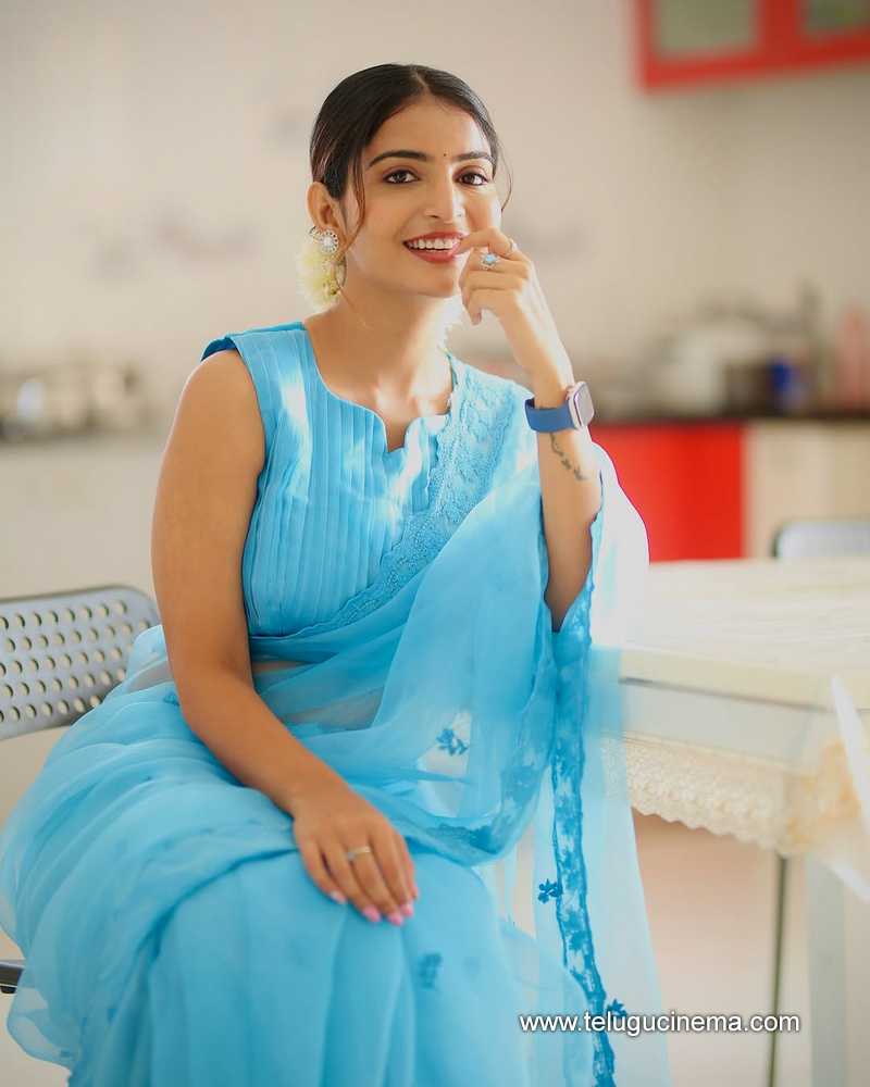 ananya still 13022506