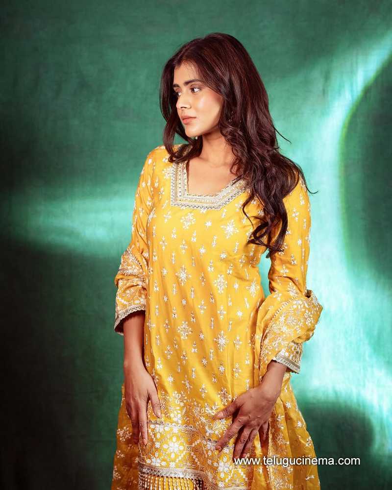 Hebah in Sunflower dress