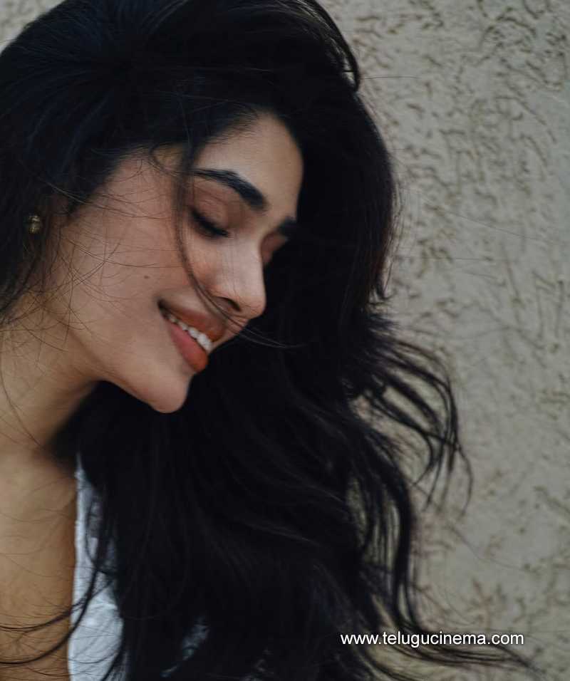 kriti still 14022507