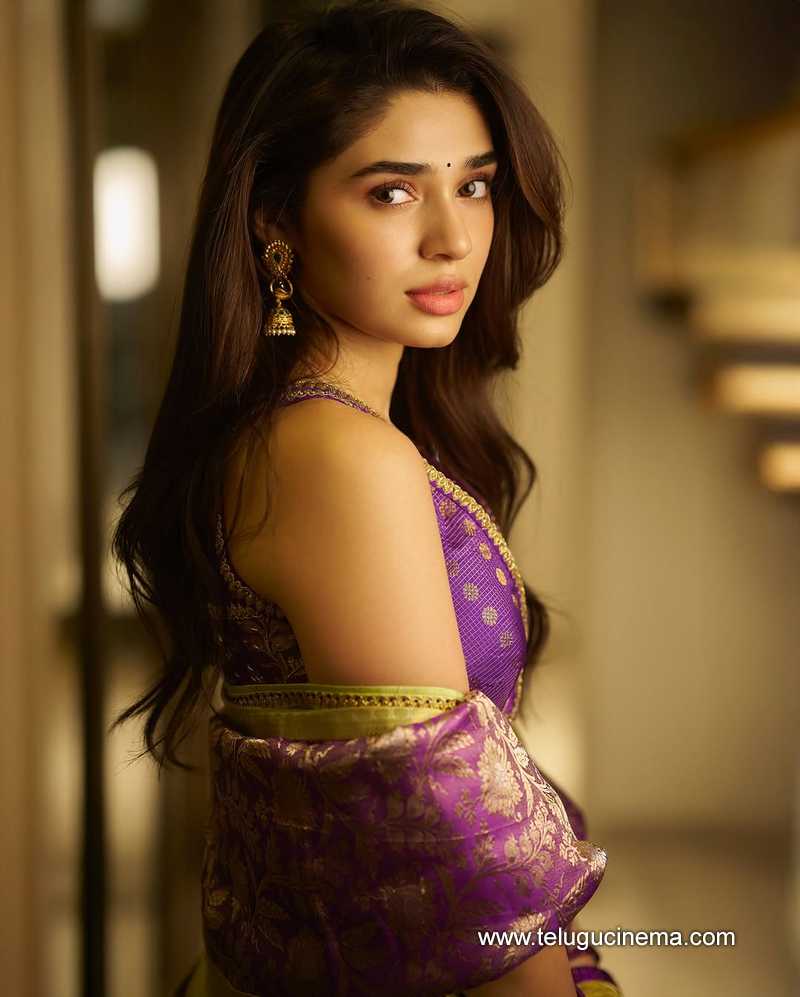kriti still 8022504