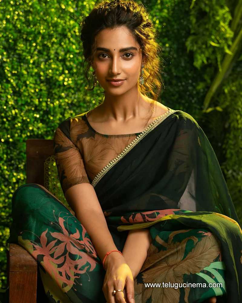 meenakshi stills 22022502