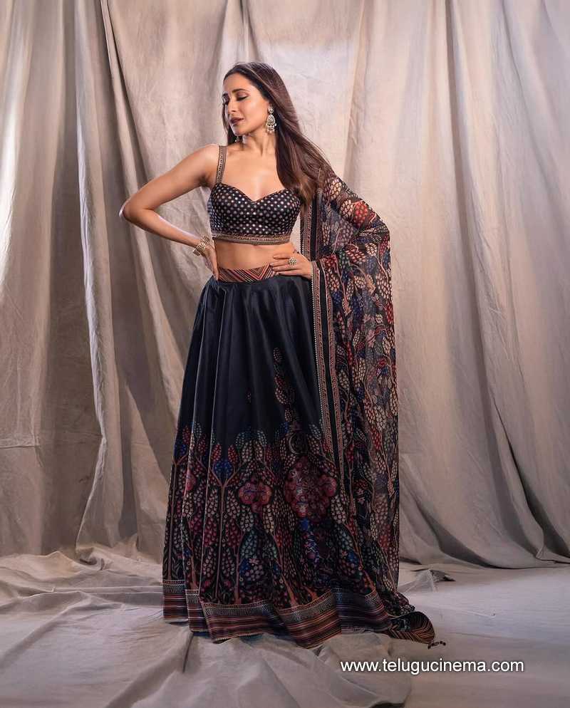 pragya still 10022503