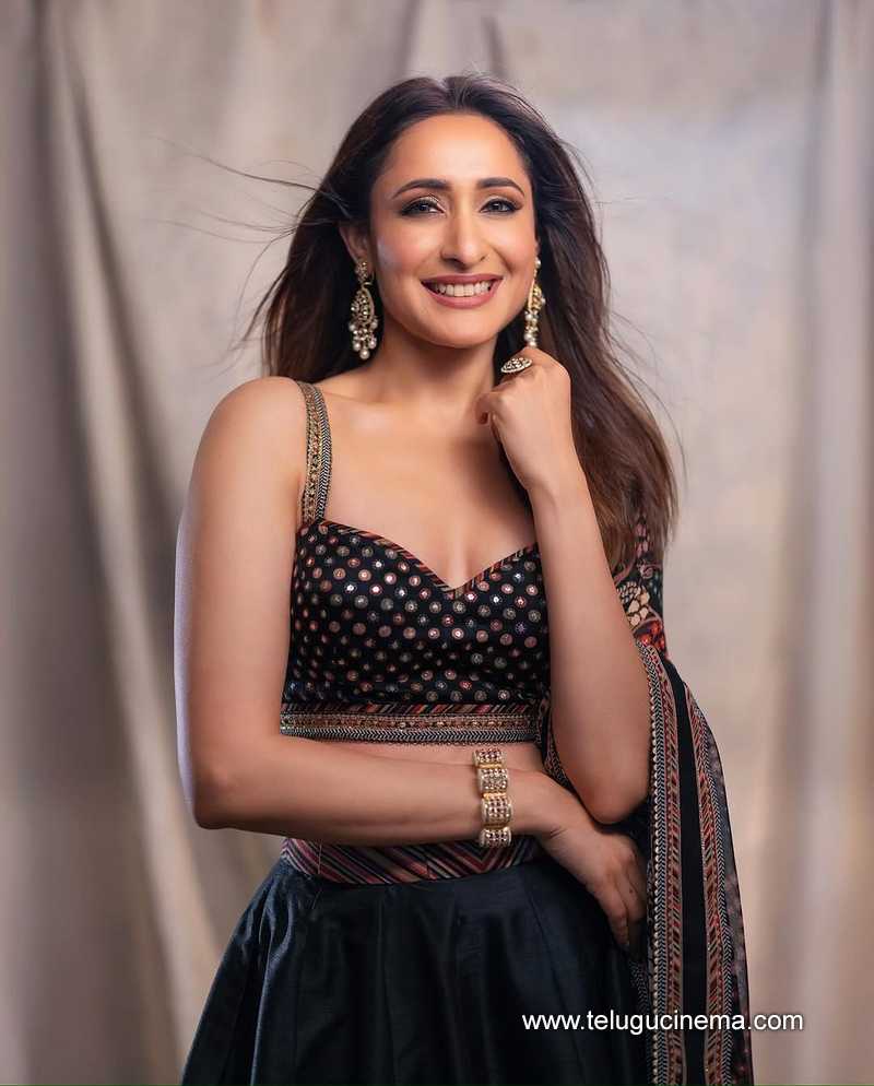 pragya still 10022504