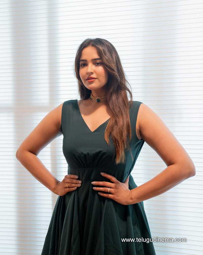 pujitha still 045022502