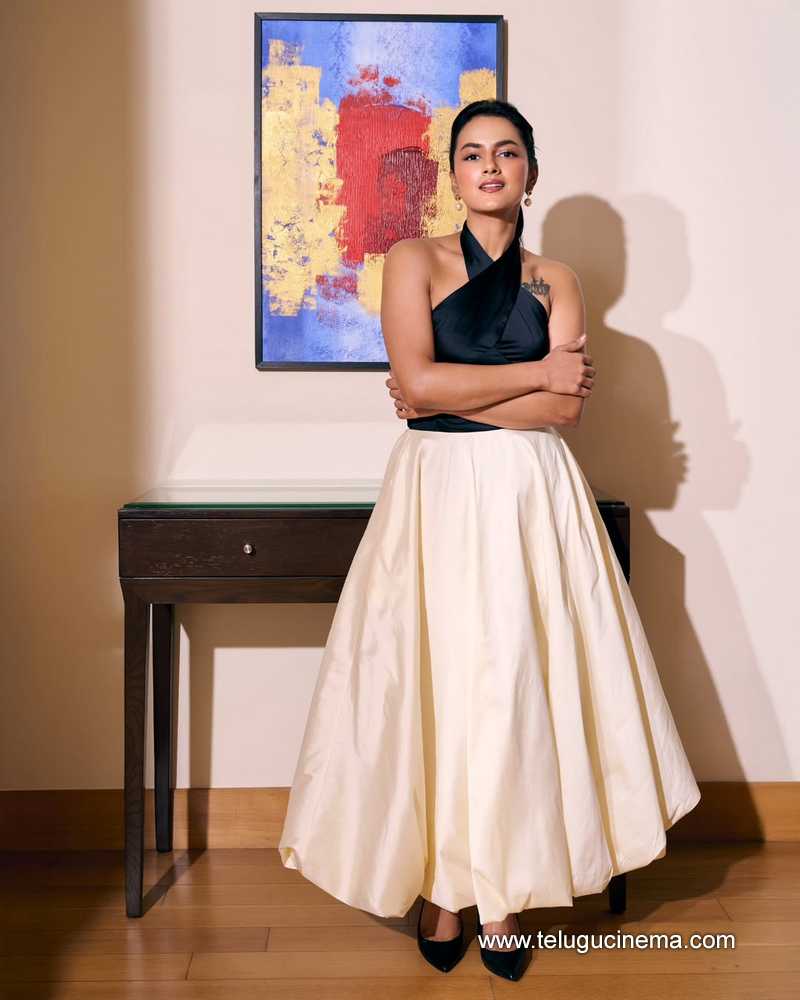 shraddhasrinath still 13022503