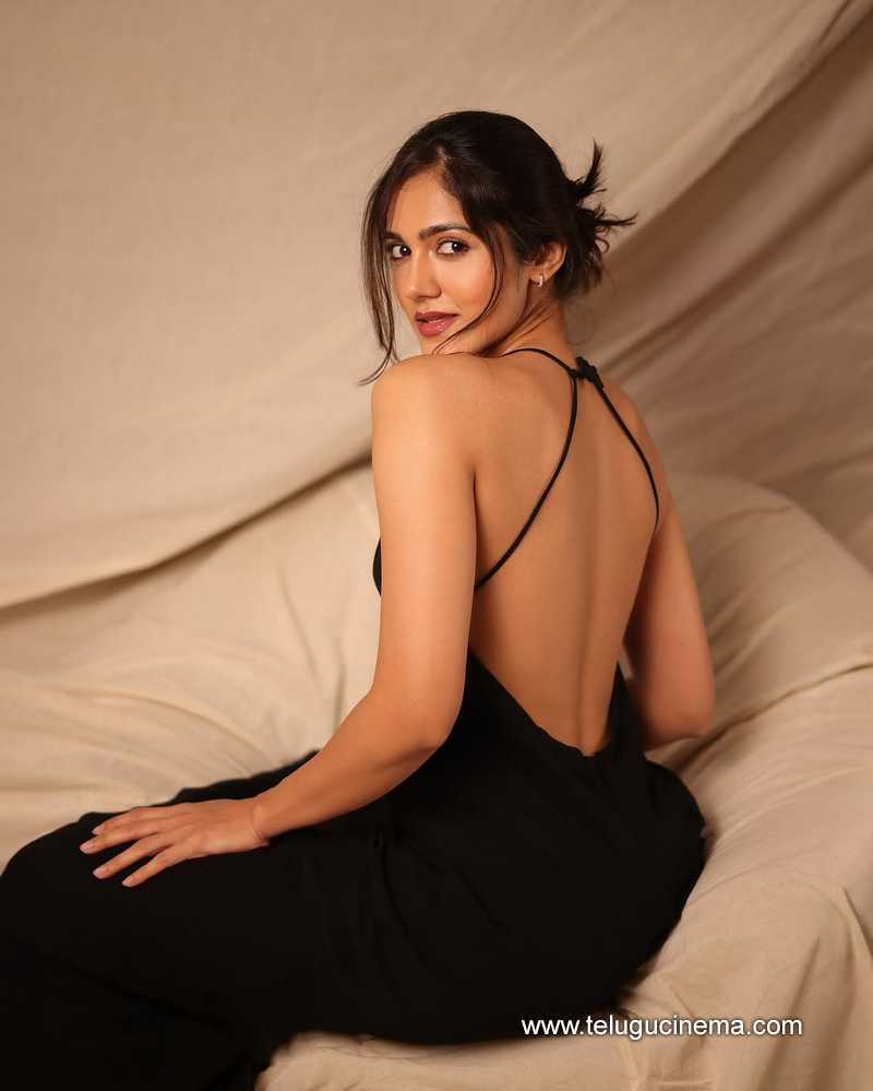 simran still 14522503