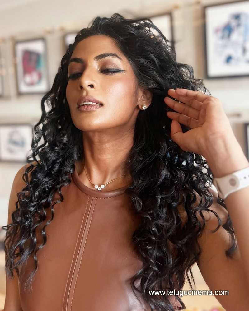srireddy still 11022506