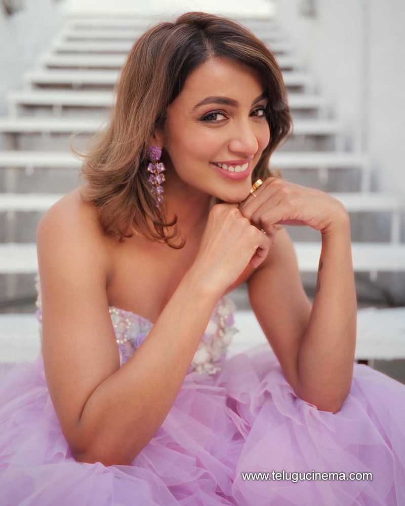 tejaswi stills 19022502