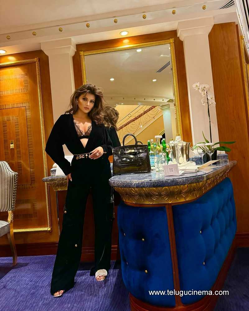 urvashi still 14522502