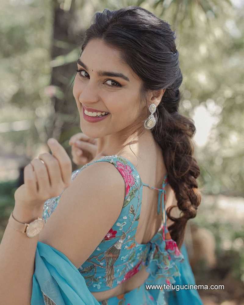 yukti still 8022503