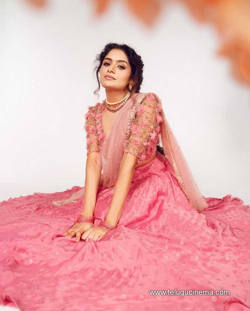 aditi stills 19032502