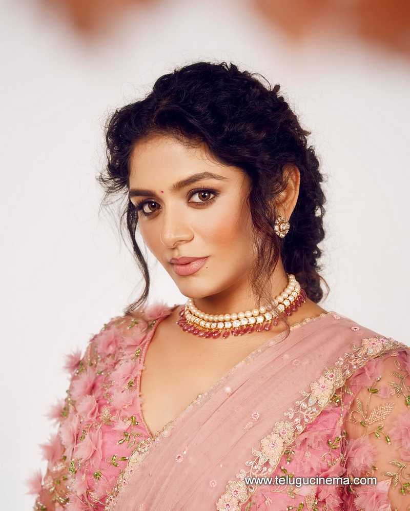 aditi stills 19032508