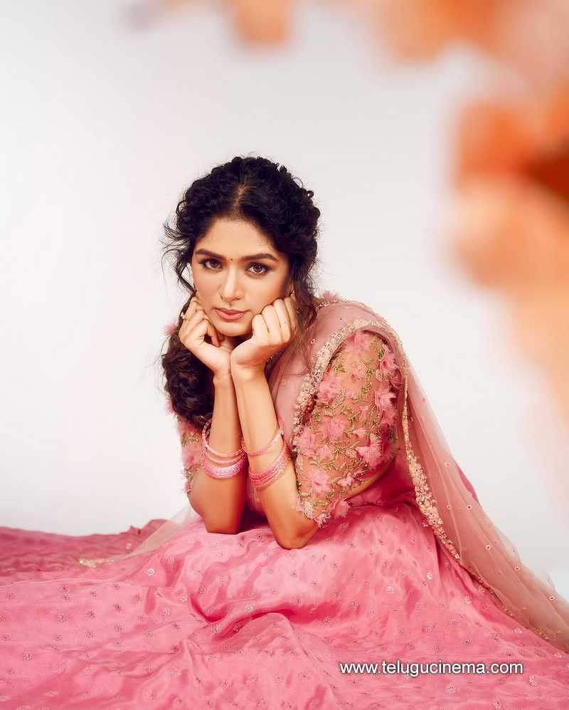 aditi stills 19032510