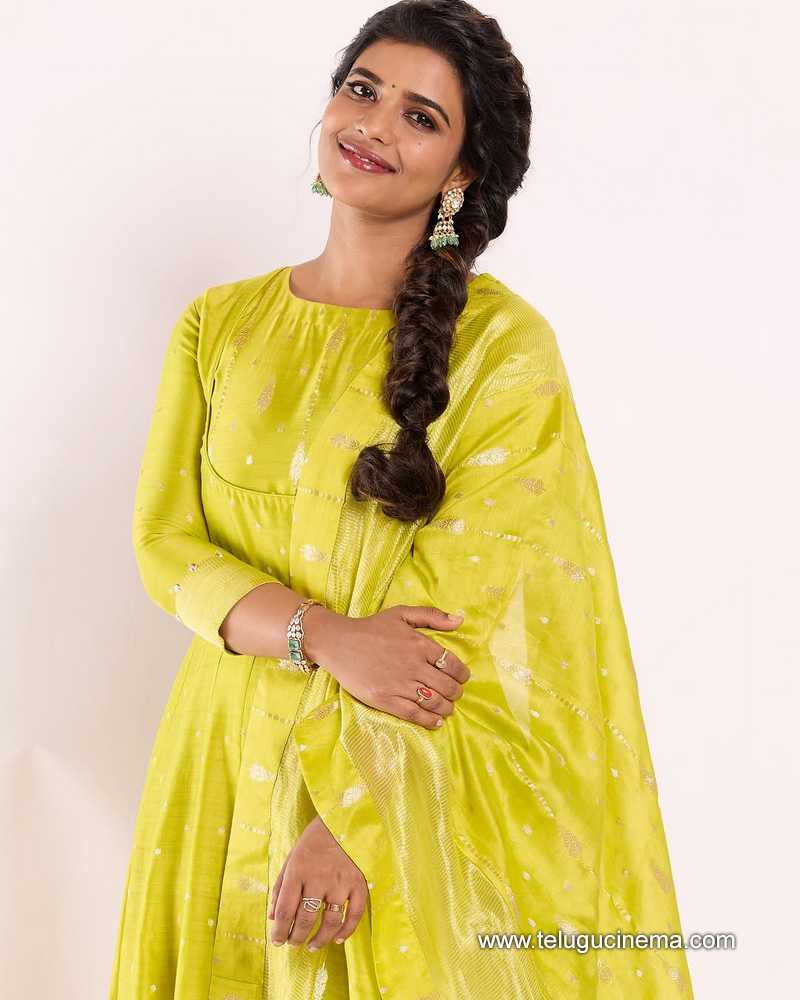 aishwarya stills 25032502