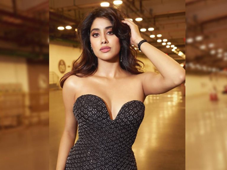 Janhvi Kapoor as Showstopper for Rahul Mishra at Lakme Fashion Week 2025