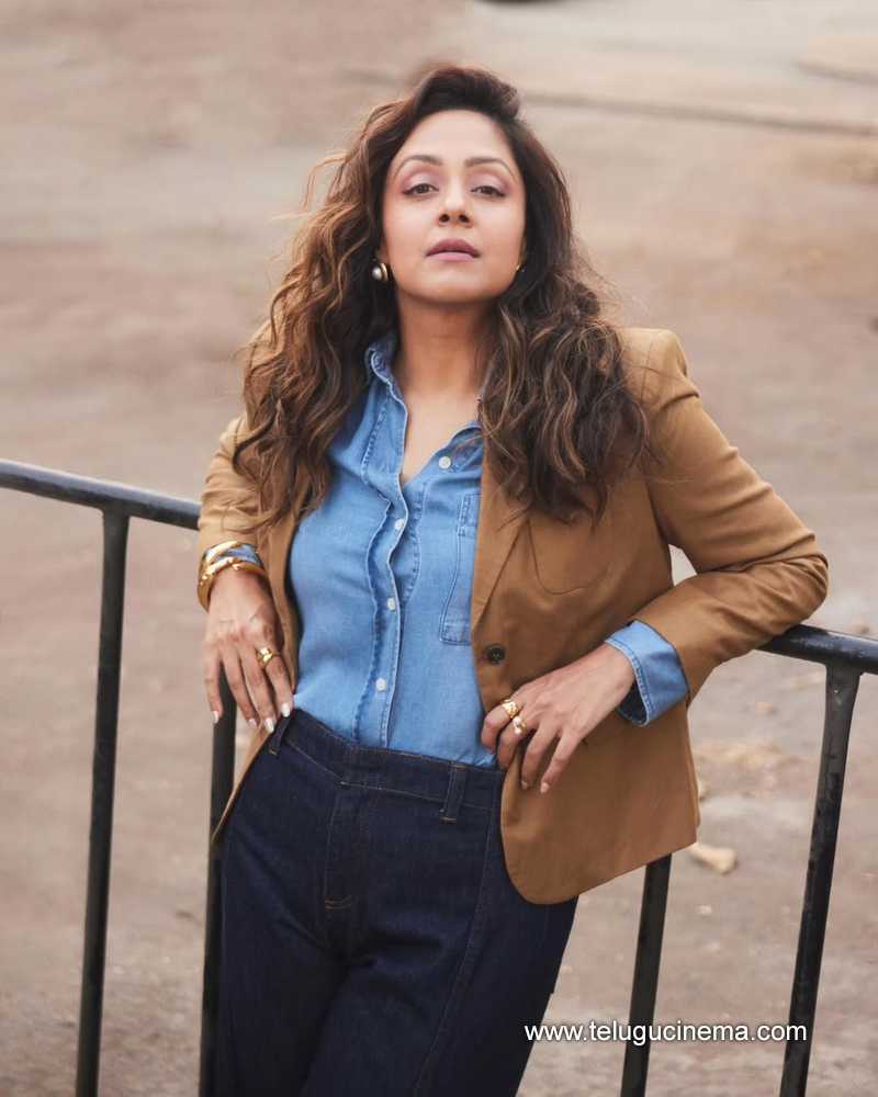 jyothika stills 04032504