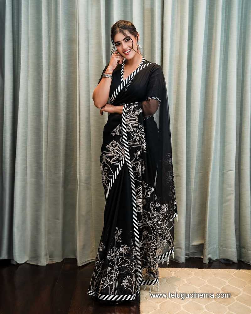kavya stills 01032502