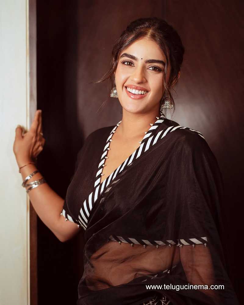 kavya stills 01032503
