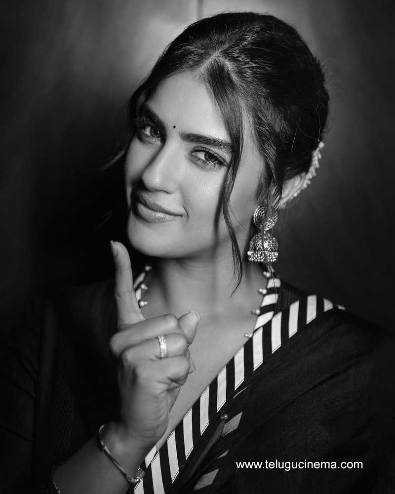 kavya stills 01032504