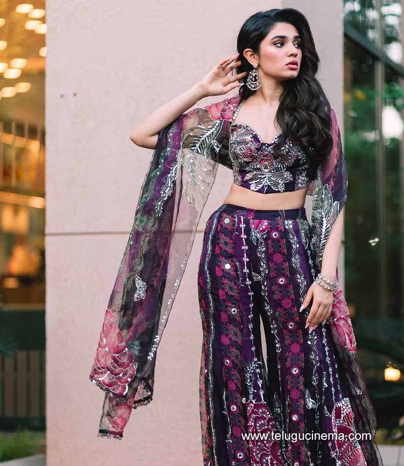 kriti stills 14032505