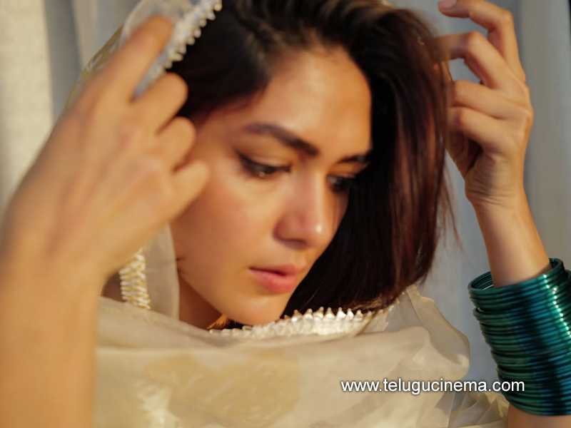 mrunal stills 04032502