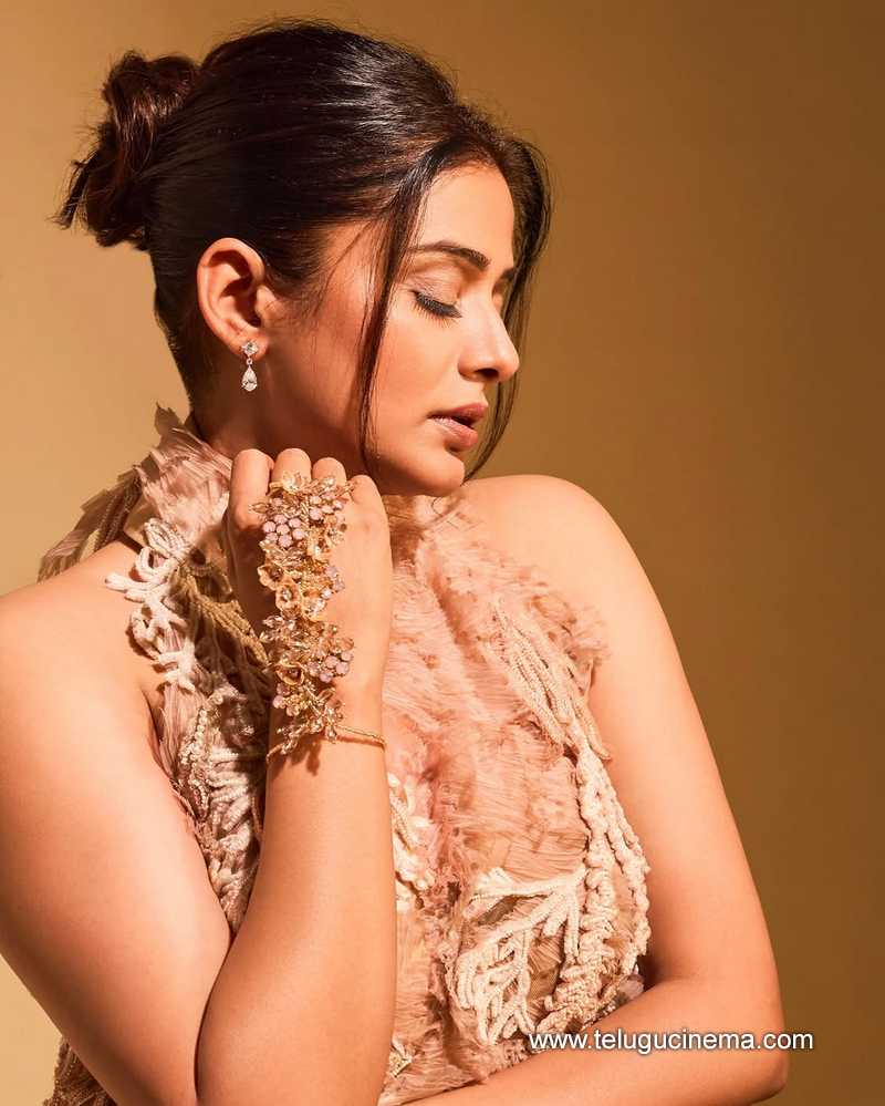 priyamani stills 14032502