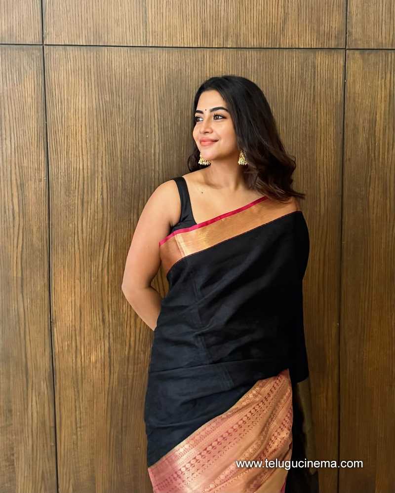 Sampada Gowda in a black Saree | Telugu Cinema