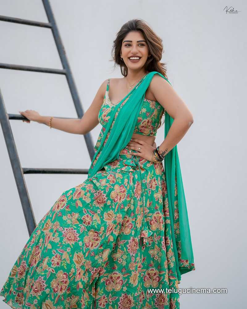 suprita stills 12032504