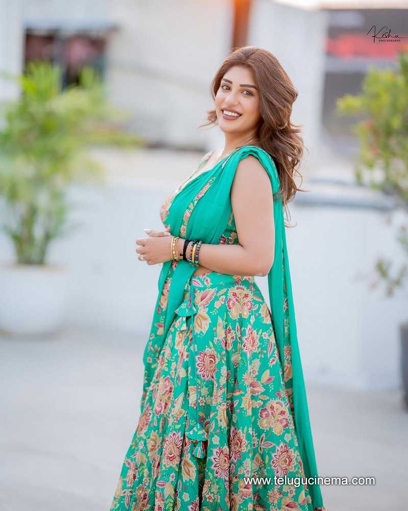 suprita stills 12032507