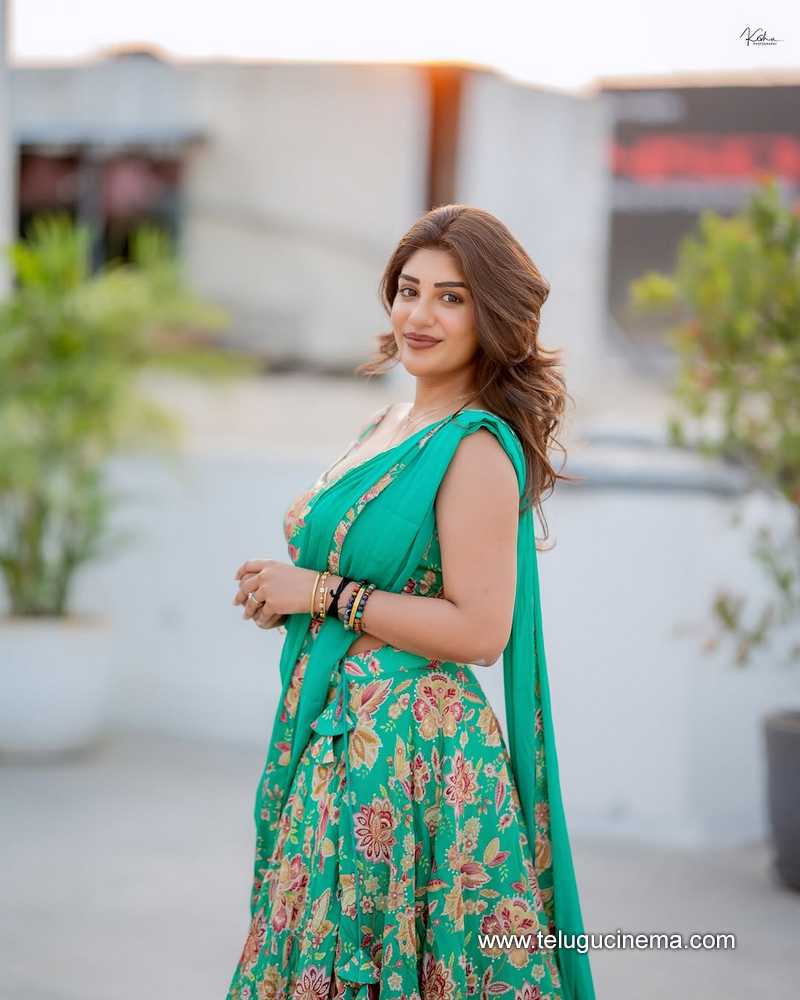 suprita stills 12032508