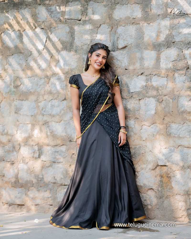 supriya stills 20032504